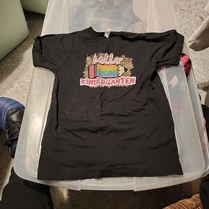 Live And Tell T-Shirt (Hello Kindergarten) Sz Youth S